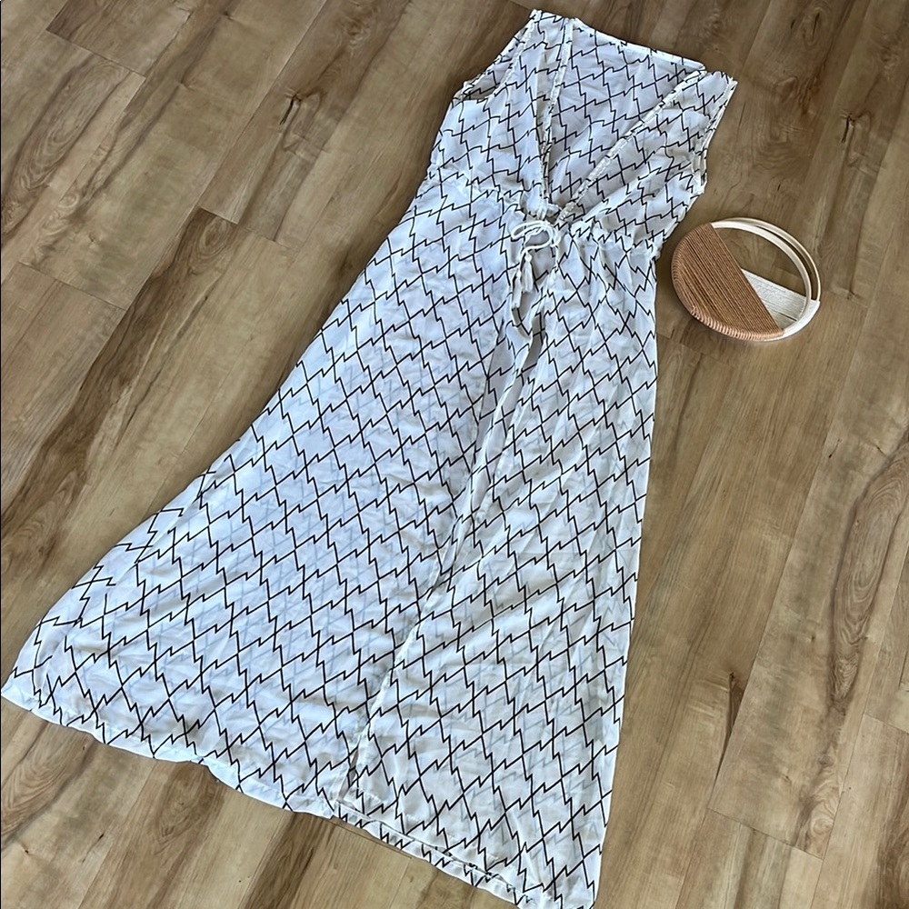 Elegant White and Black Patterned Swimsuit Coverup